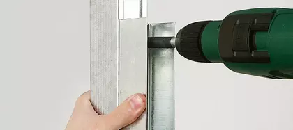 Gyproc snelbouwparkers voor het fixeren van metalen profielen