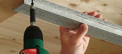 Rachel aanbrengen op het plafond