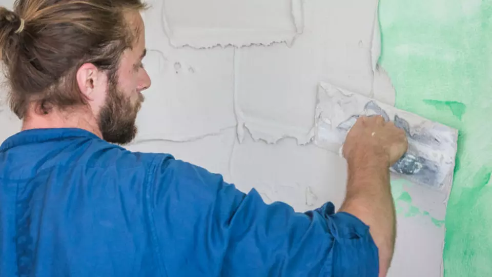 Stap 3 - Wand Stucen - Gips aanbrengen op de wand